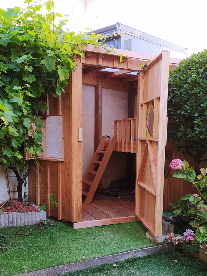 Cabane pour enfants en Douglas / charpente et menuiserie Nicolas Pinget